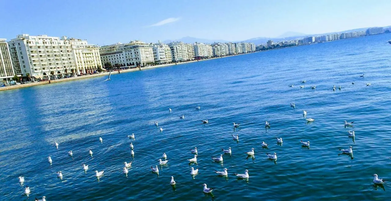 City Center Apartment: Beachfront and Concert Hall Proximity Thessaloniki 0*,